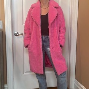 Stand studio pink jacket